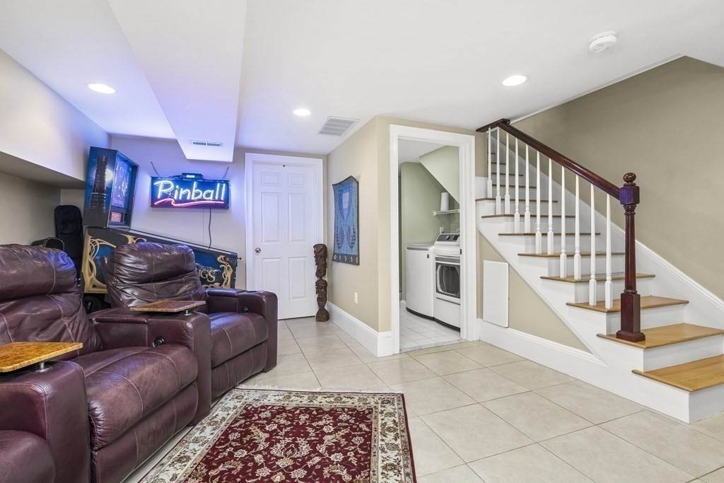 26. Single Family for Sale at Medford Street The Neck, Boston, MA 02129