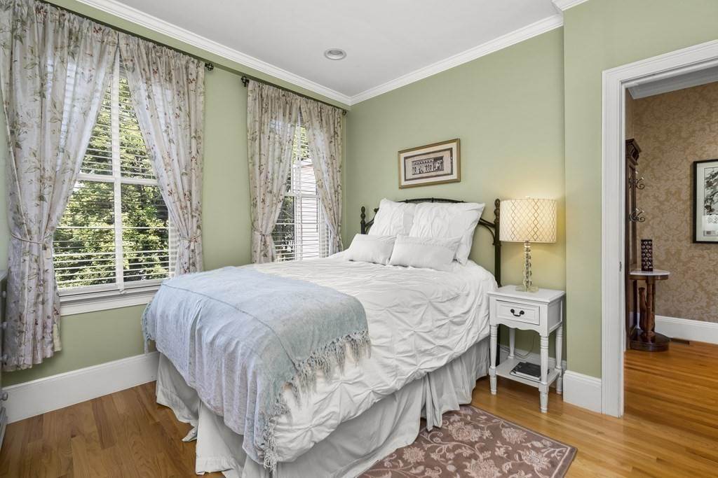 18. Single Family for Sale at Medford Street The Neck, Boston, MA 02129