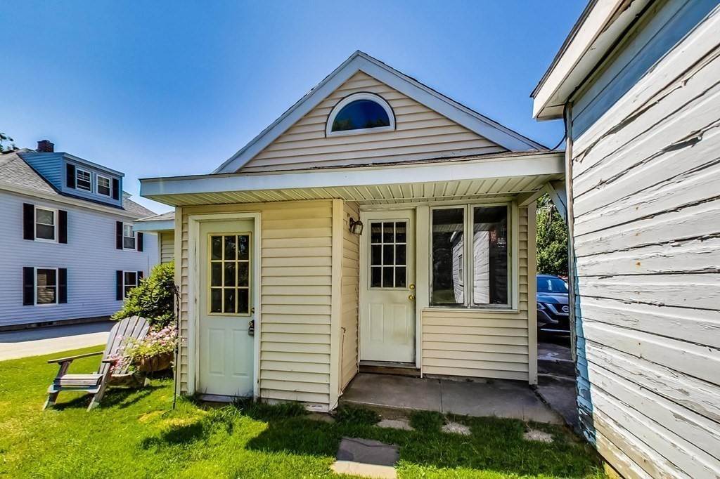 27. Single Family for Sale at Haverhill, MA 01830