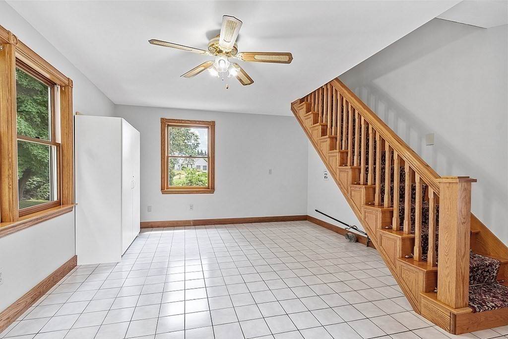 34. Single Family for Sale at Merrimac, MA 01860