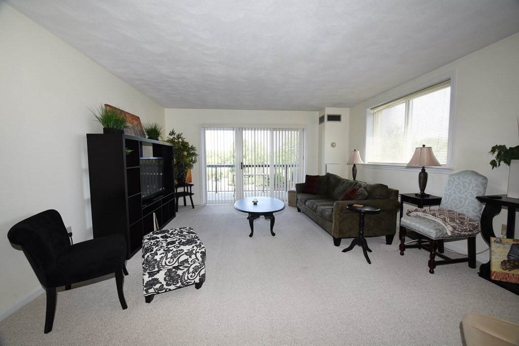 10. Condominium for Sale at Weymouth, MA 02191
