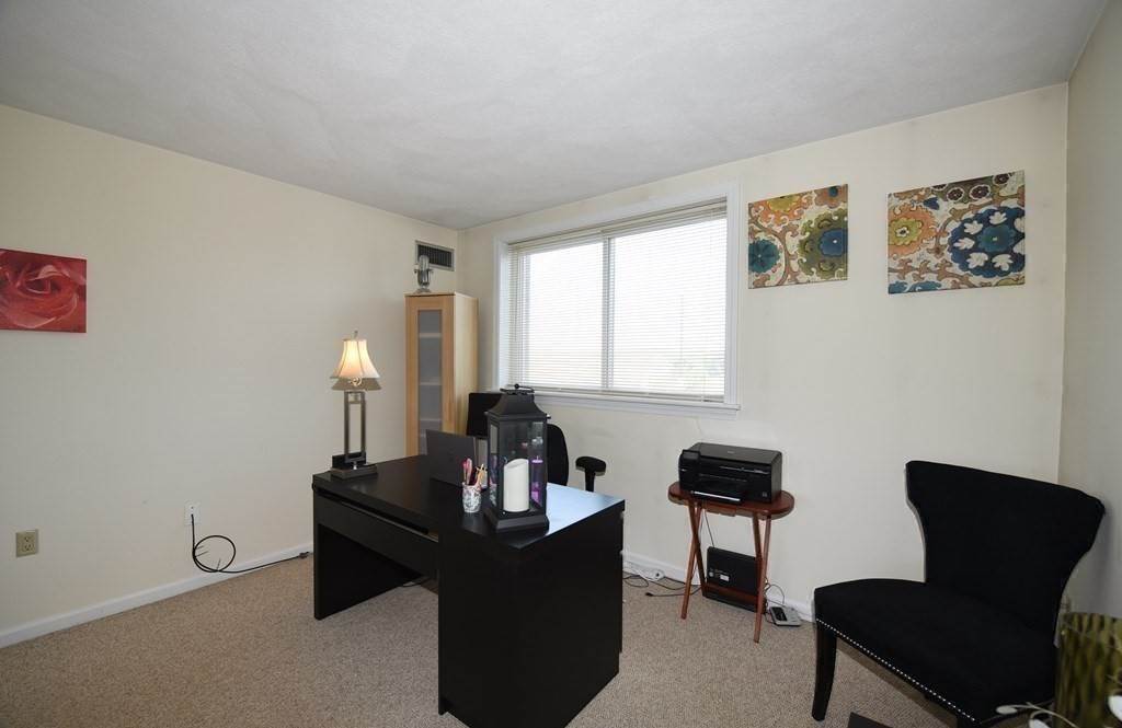 17. Condominium for Sale at Weymouth, MA 02191