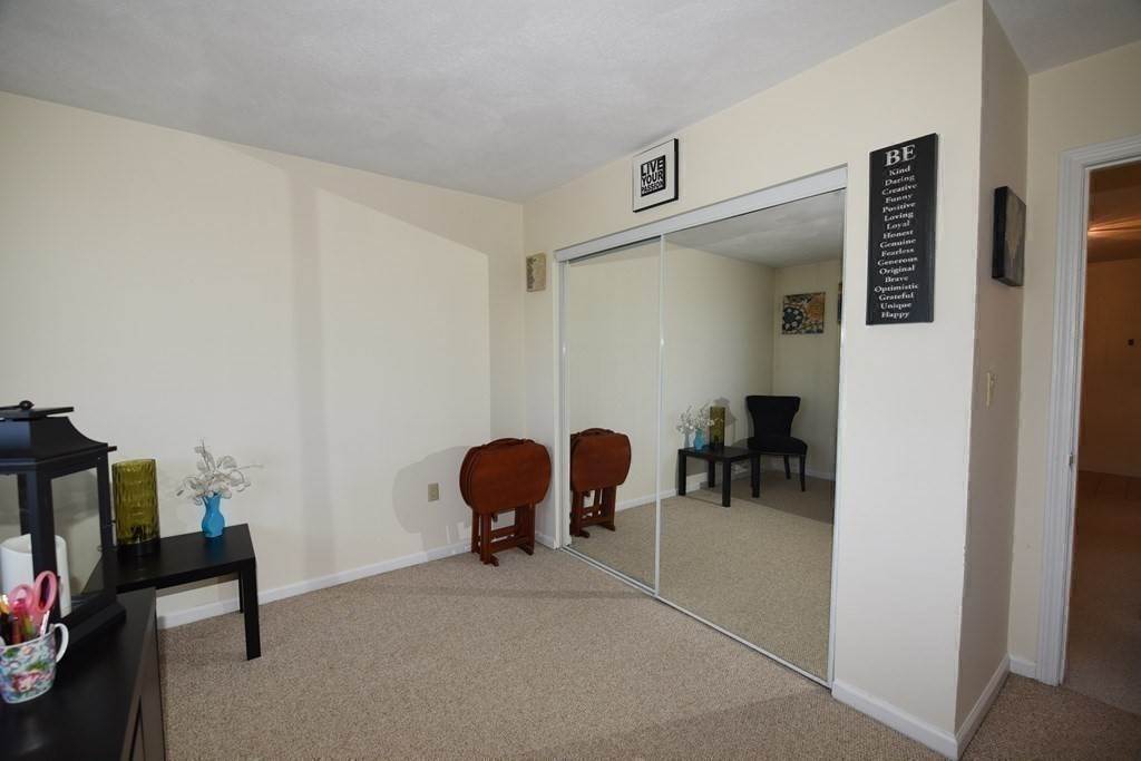 18. Condominium for Sale at Weymouth, MA 02191