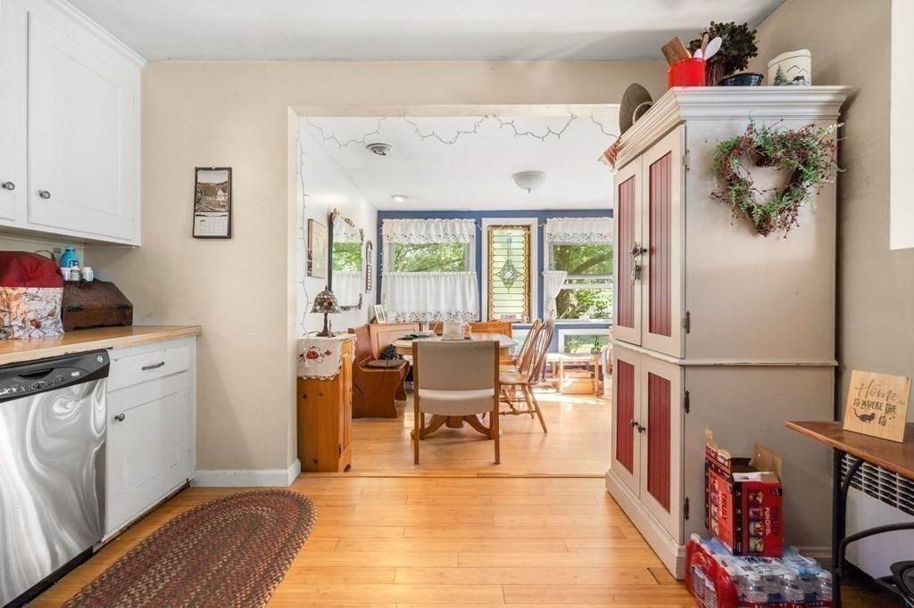 9. Single Family for Sale at Tewksbury, MA 01876