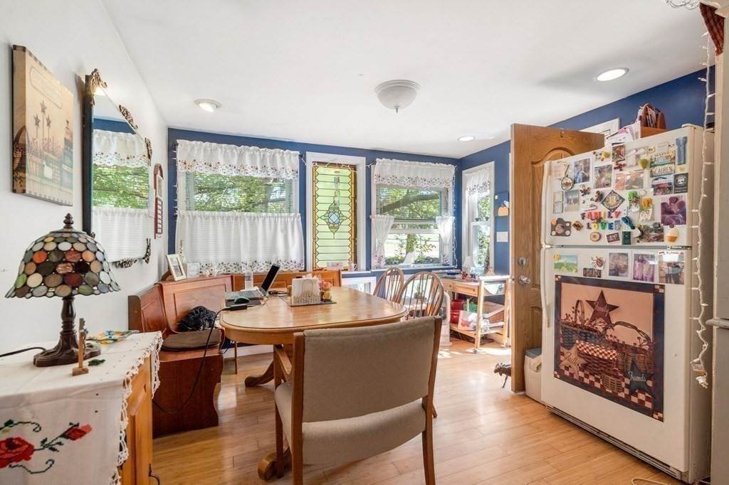 12. Single Family for Sale at Tewksbury, MA 01876