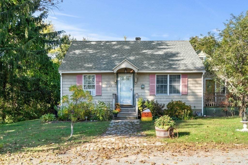 4. Single Family for Sale at Tewksbury, MA 01876