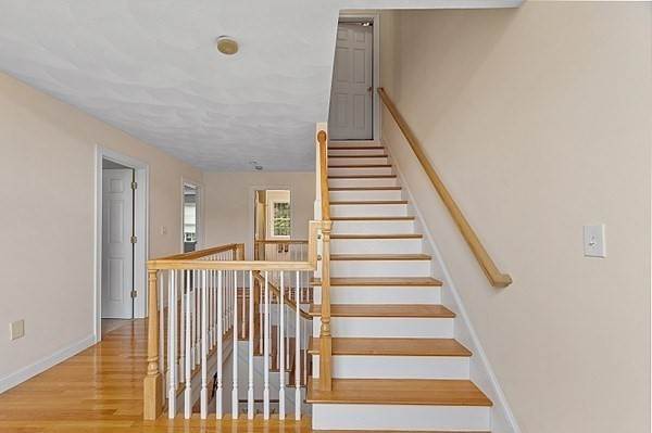 37. Single Family for Sale at Tewksbury, MA 01876