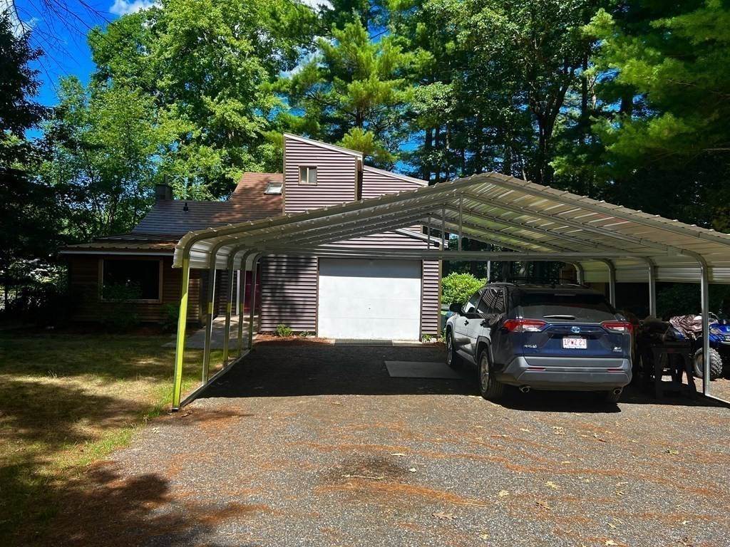 41. Single Family for Sale at Ayer, MA 01432