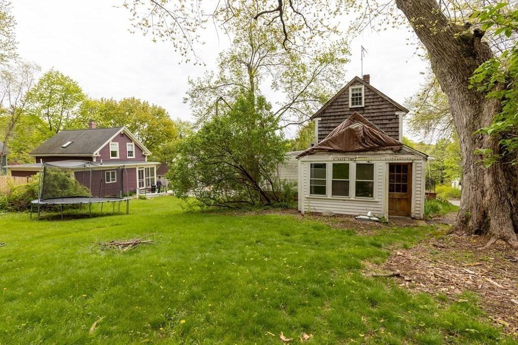 24. Single Family for Sale at Ipswich, MA 01938