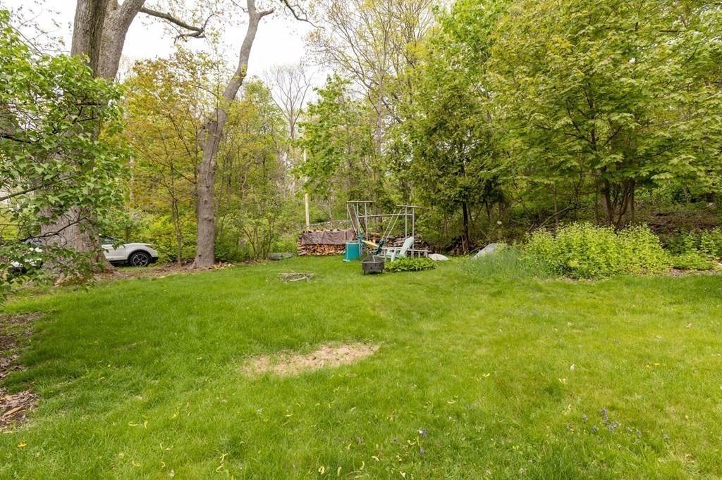 19. Single Family for Sale at Ipswich, MA 01938