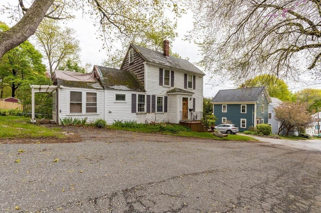 17. Single Family for Sale at Ipswich, MA 01938