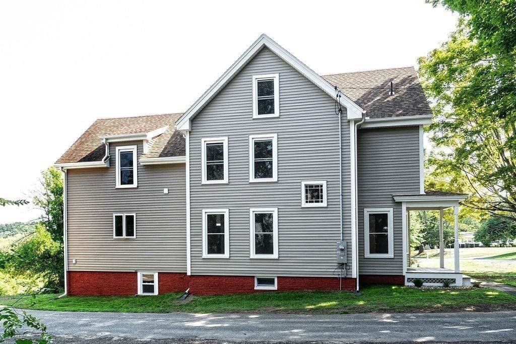 4. Single Family for Sale at Haverhill, MA 01835