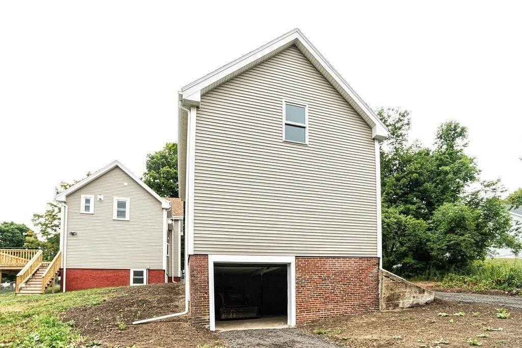 6. Single Family for Sale at Haverhill, MA 01835