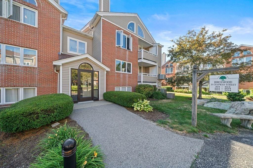 22. Condominium for Sale at Weymouth, MA 02189