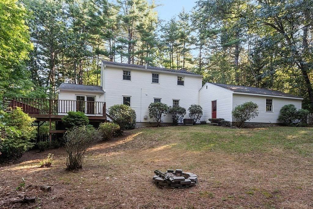 34. Single Family for Sale at Westford, MA 01886