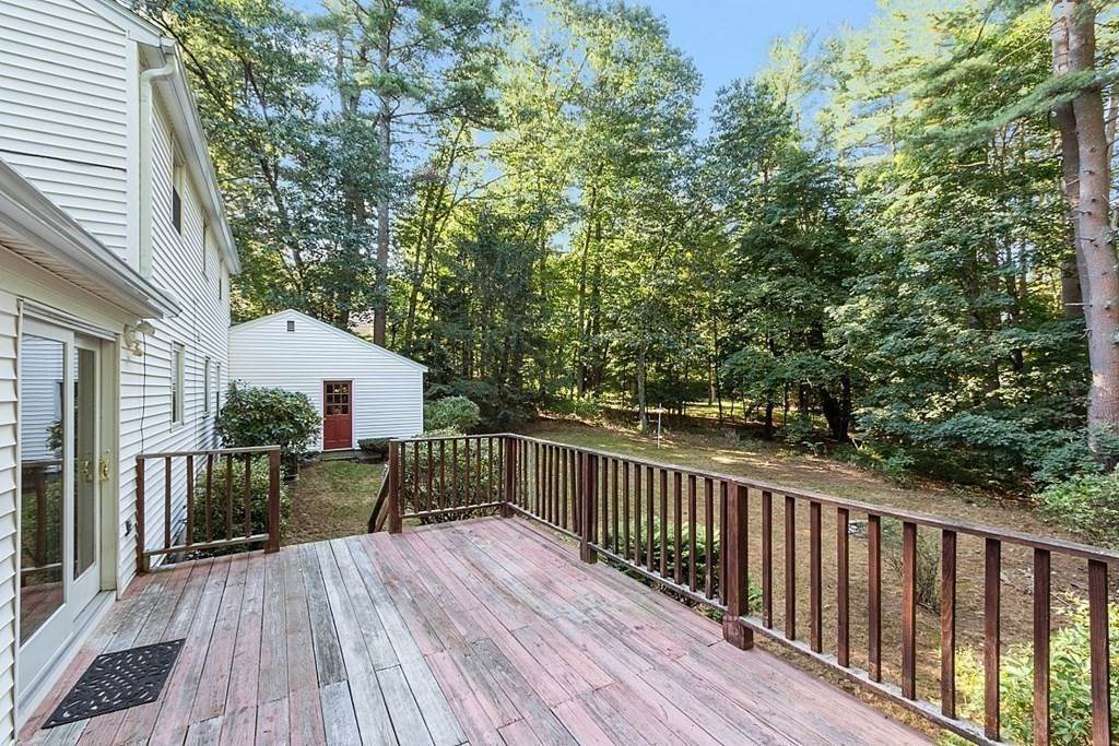 33. Single Family for Sale at Westford, MA 01886