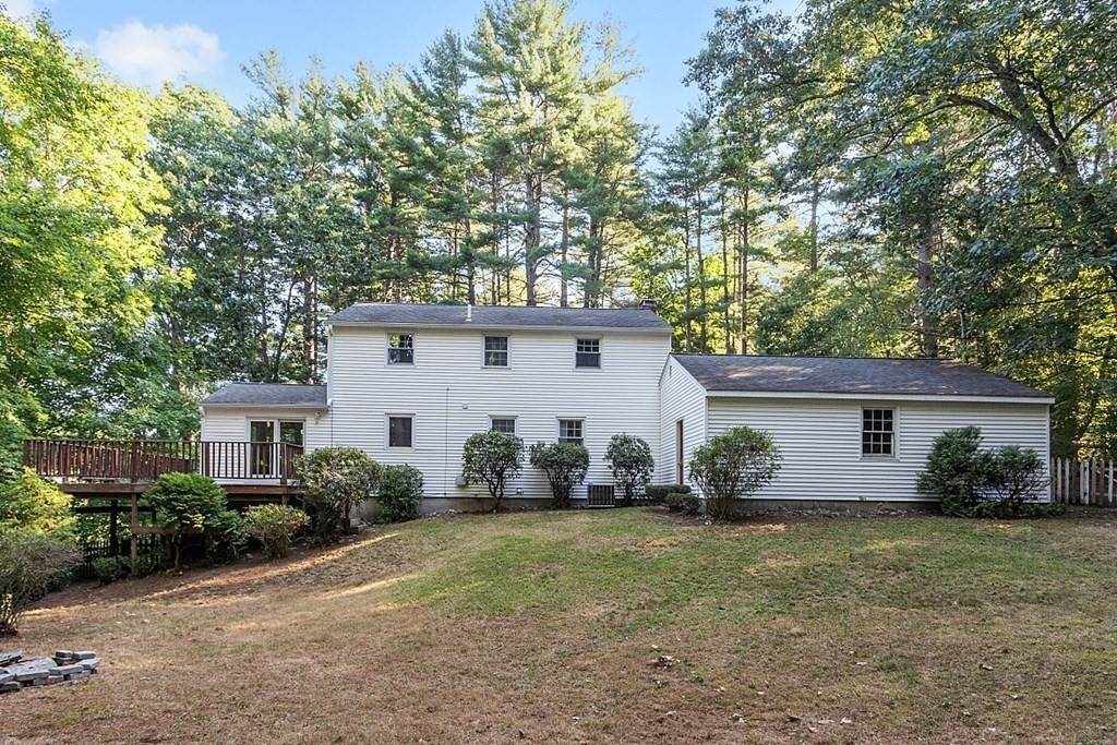 3. Single Family for Sale at Westford, MA 01886