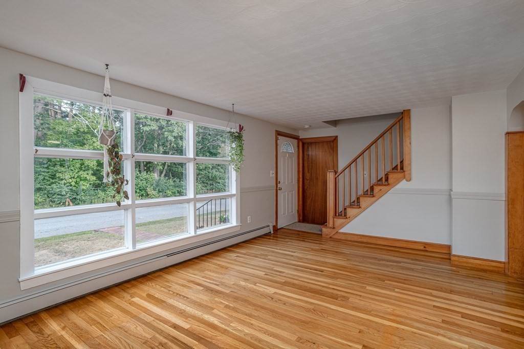 5. Single Family for Sale at Tewksbury, MA 01876