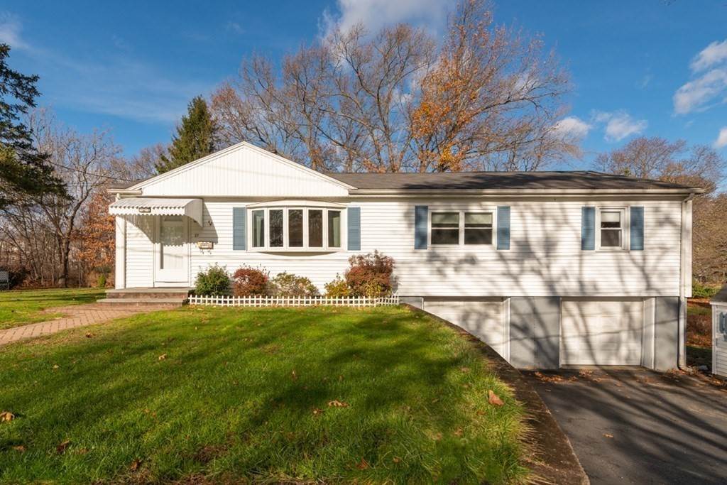 Single Family for Sale at Woburn, MA 01801