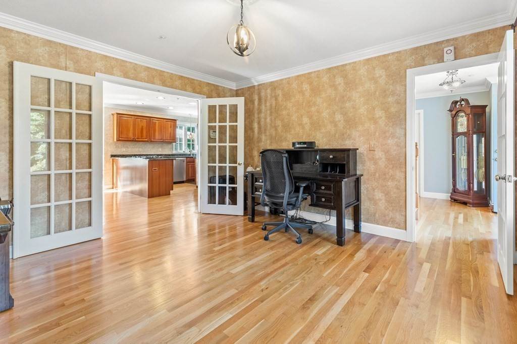 5. Single Family for Sale at Haverhill, MA 01835