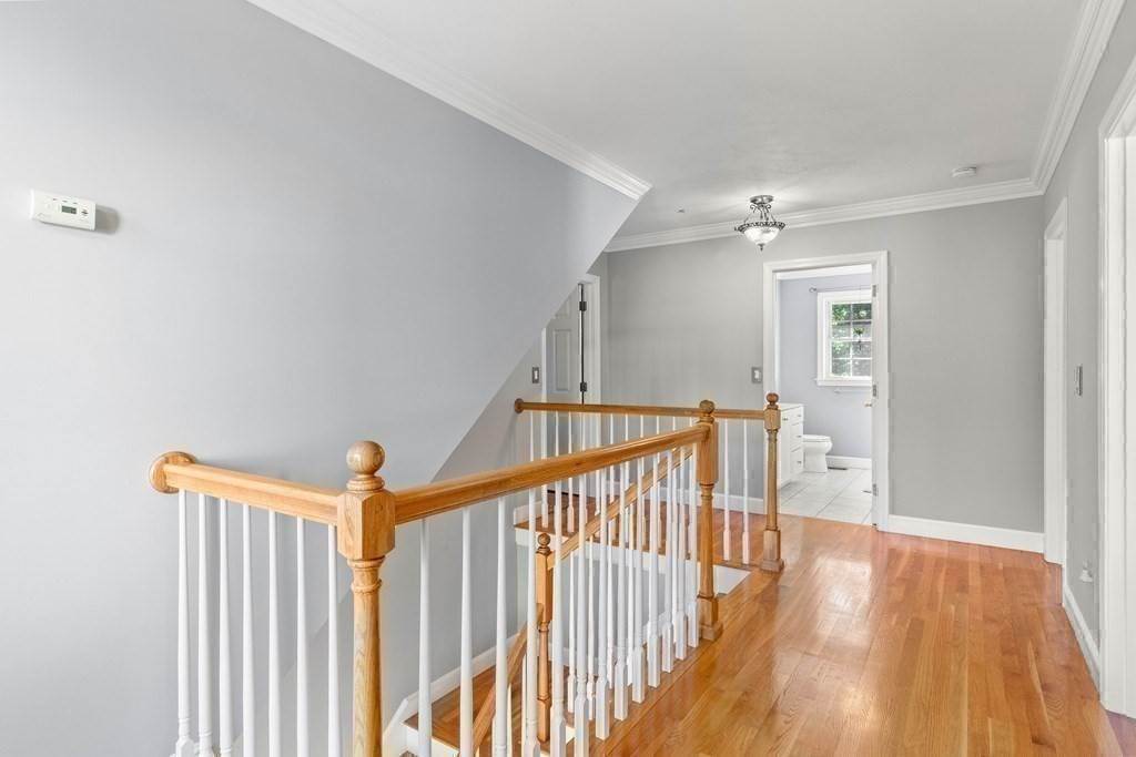 33. Single Family for Sale at Haverhill, MA 01835