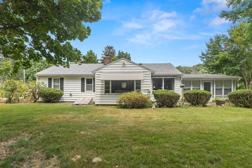 12. Single Family for Sale at Haverhill, MA 01835