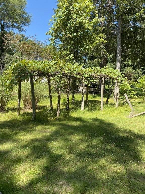 9. Single Family for Sale at Hanson, MA 02341