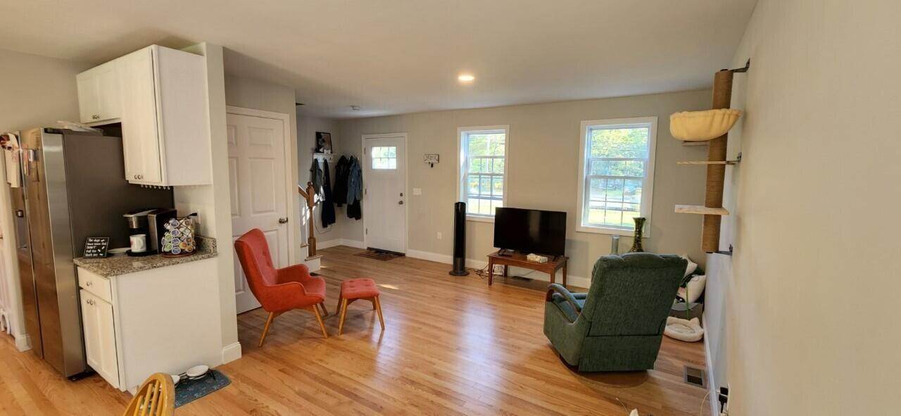 7. Single Family for Sale at West Wareham, MA 02576