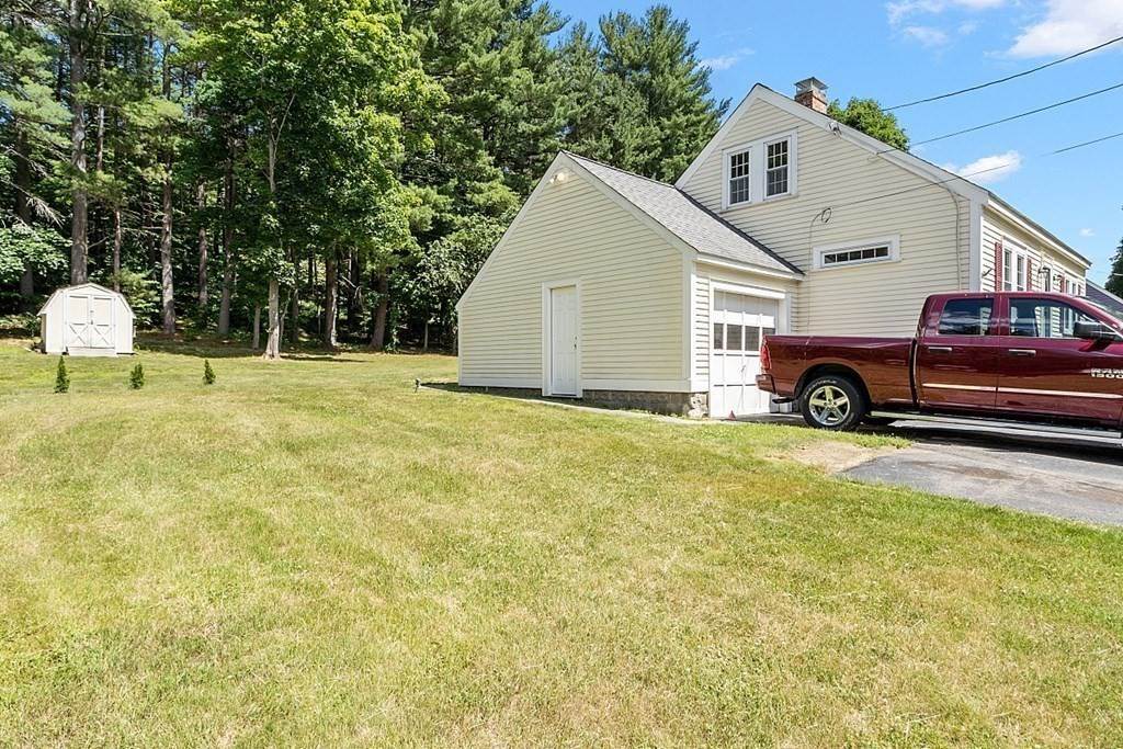 9. Single Family for Sale at Westford, MA 01886