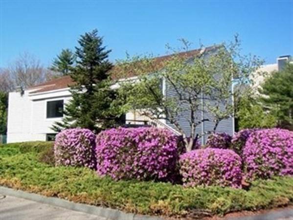 26. Condominium for Sale at Weymouth, MA 02190