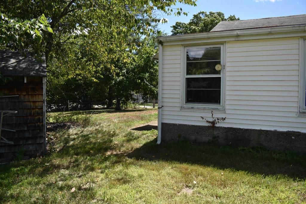 4. Single Family for Sale at 44 Tarbell Street Pepperell, MA 01463