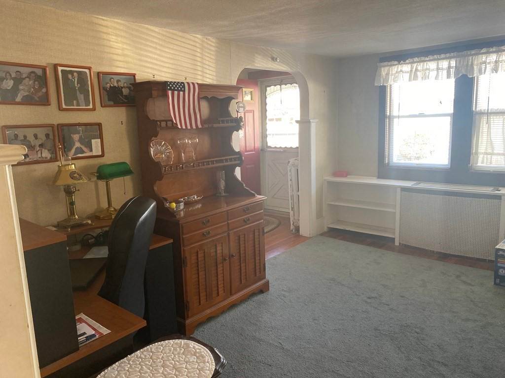 13. Single Family for Sale at 25 Perry St Weymouth, MA 02189