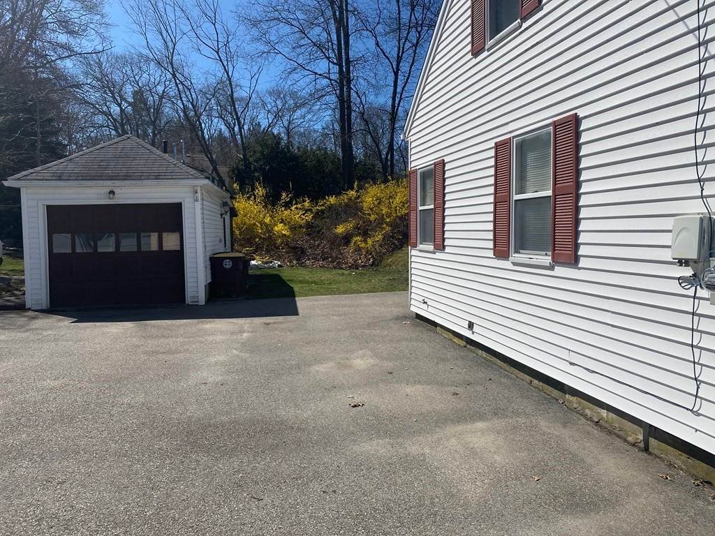 8. Single Family for Sale at 25 Perry St Weymouth, MA 02189