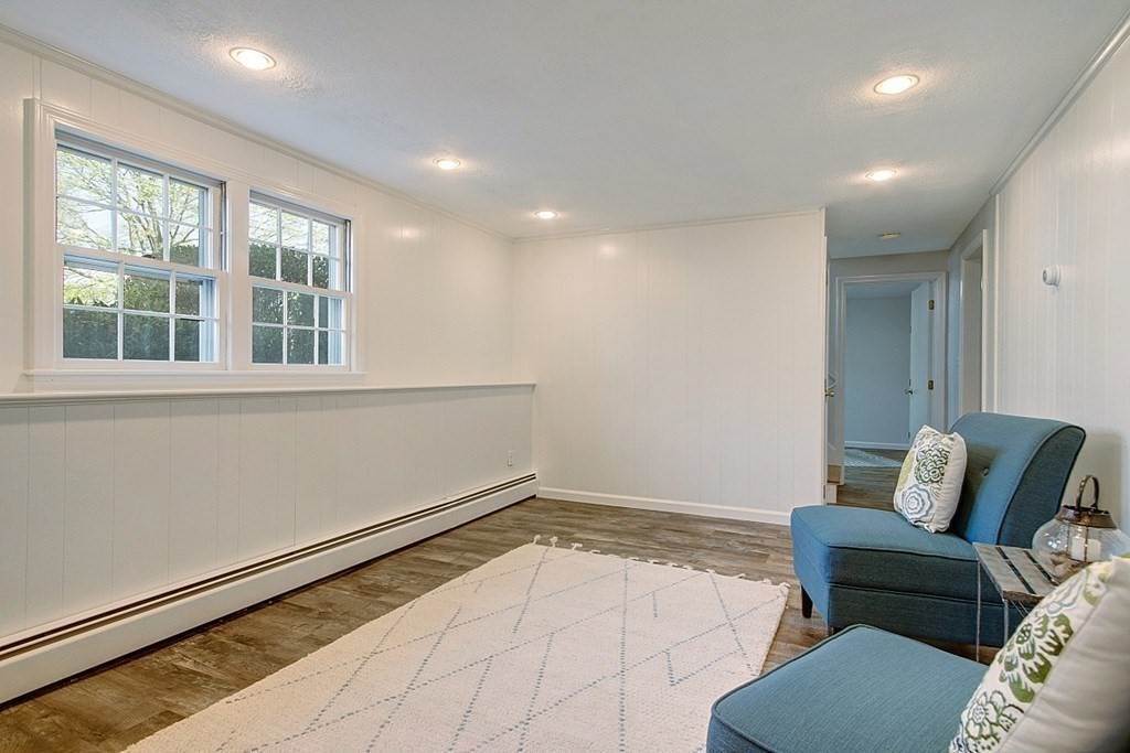 18. Single Family for Sale at 25 Crabtree Road Concord, MA 02632