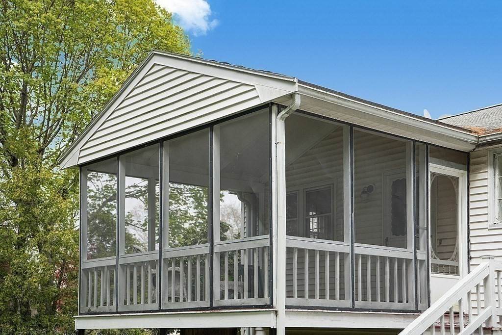 25. Single Family for Sale at 25 Crabtree Road Concord, MA 02632