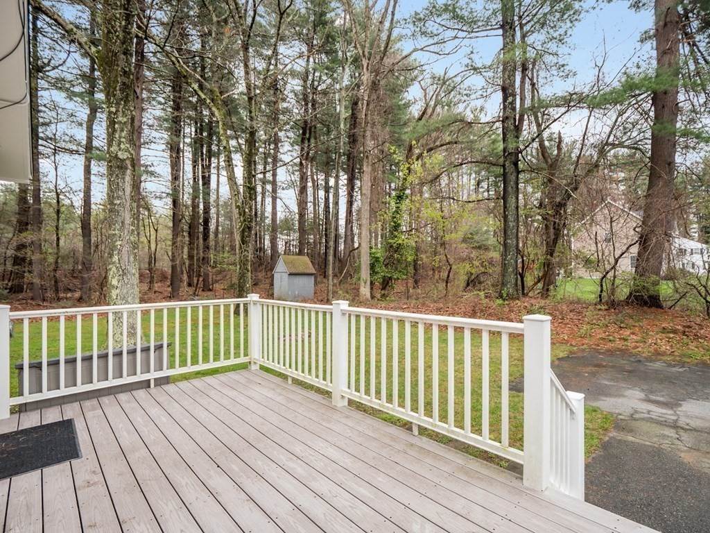 27. Single Family for Sale at 38 Country Rd Westford, MA 01886