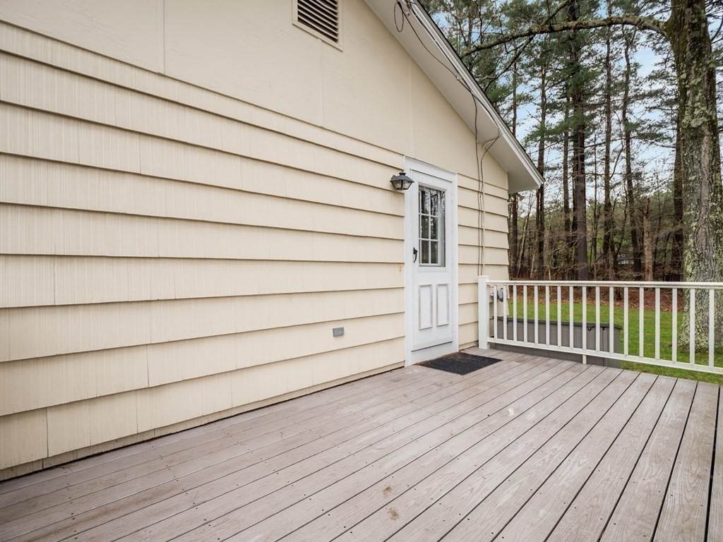 28. Single Family for Sale at 38 Country Rd Westford, MA 01886