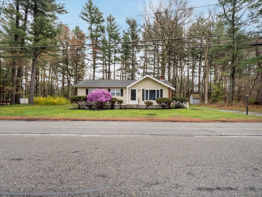 30. Single Family for Sale at 38 Country Rd Westford, MA 01886