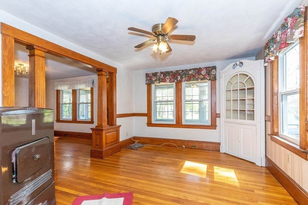 14. Single Family for Sale at 600 Springs Rd Bedford, MA 01730