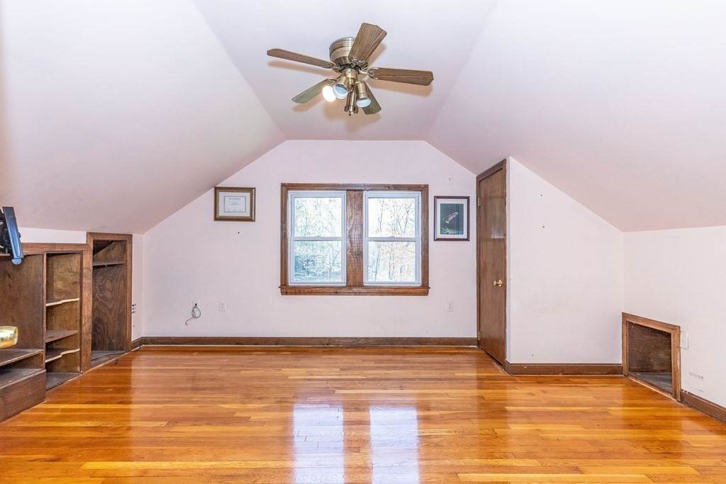 26. Single Family for Sale at 600 Springs Rd Bedford, MA 01730