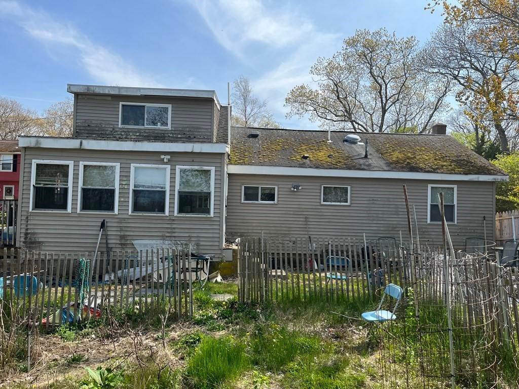 3. Single Family for Sale at 42 Mountain View Rd Weymouth, MA 02189