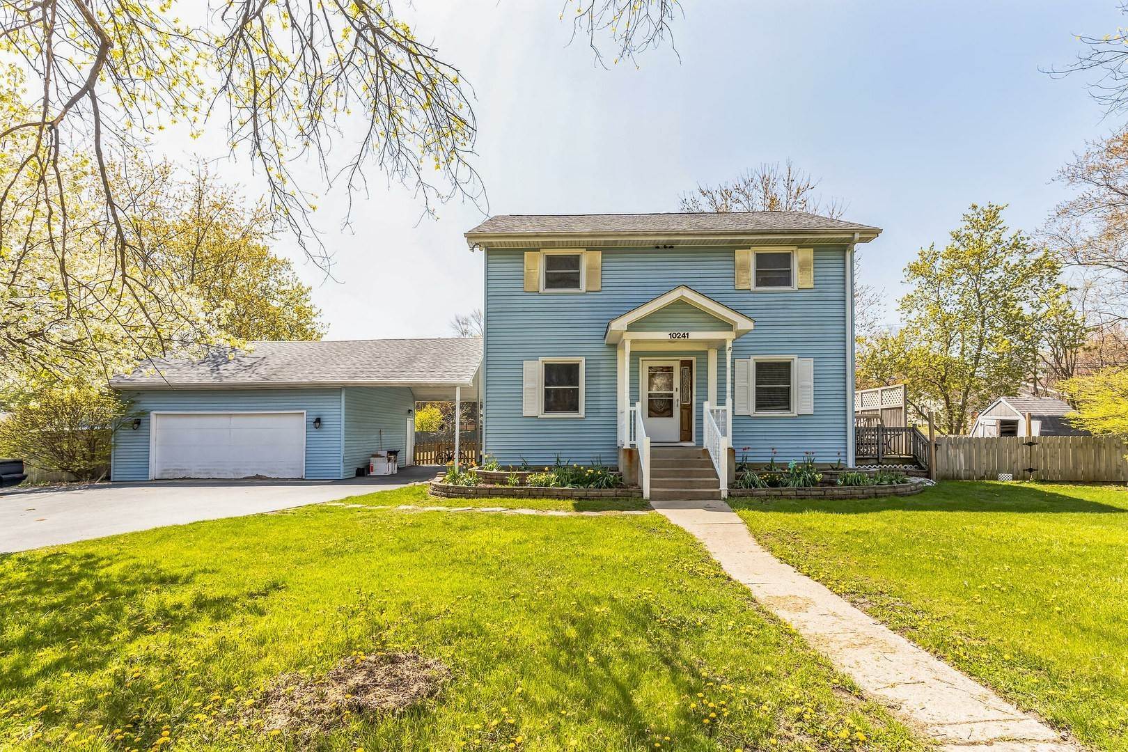 Single Family for Sale at Beach Park, IL 60087