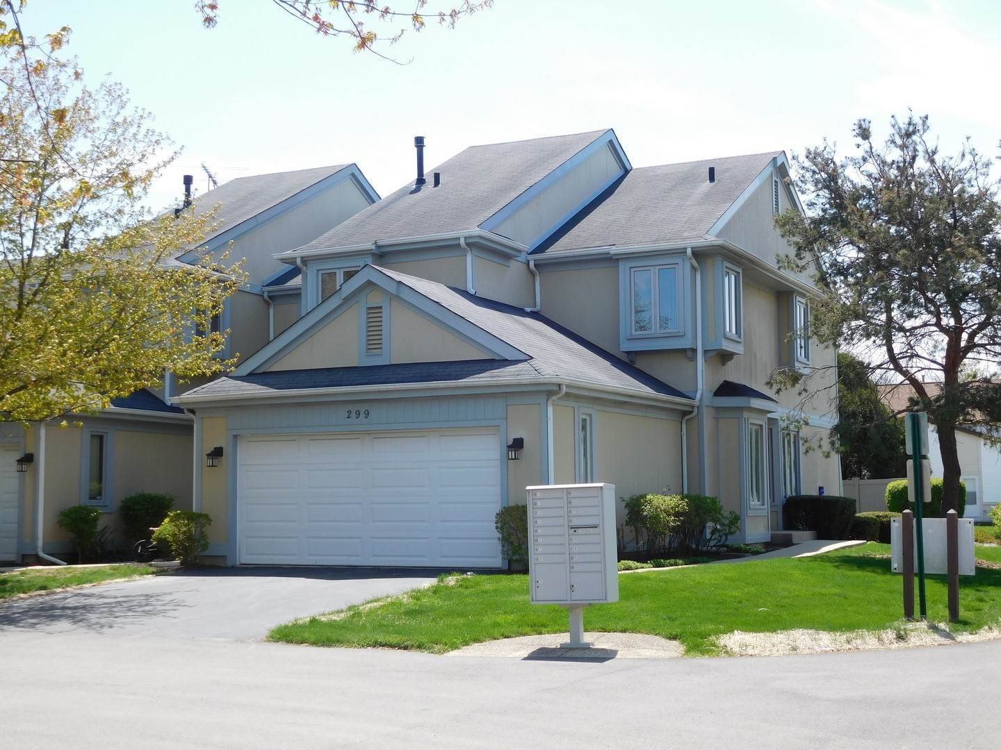 Townhouse for Sale at Deerfield, IL 60015