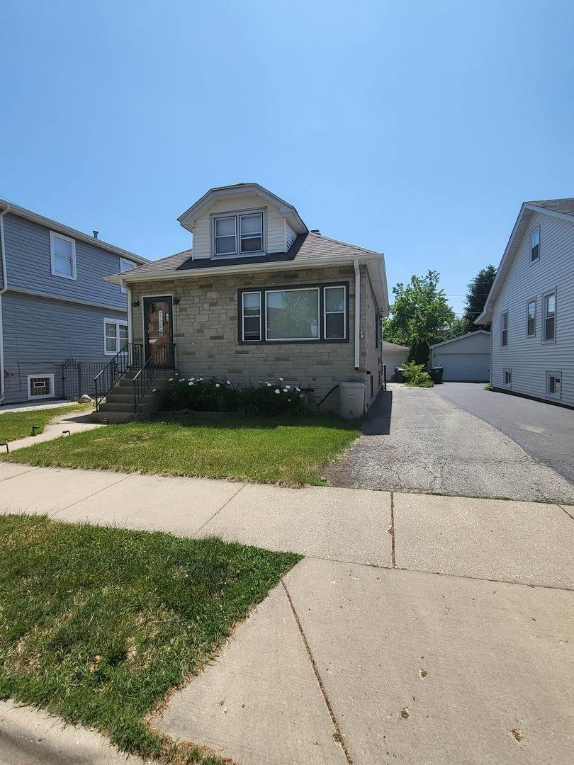 Single Family for Sale at Niles, IL 60714