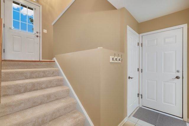 8. Townhouse for Sale at Elgin, IL 60124