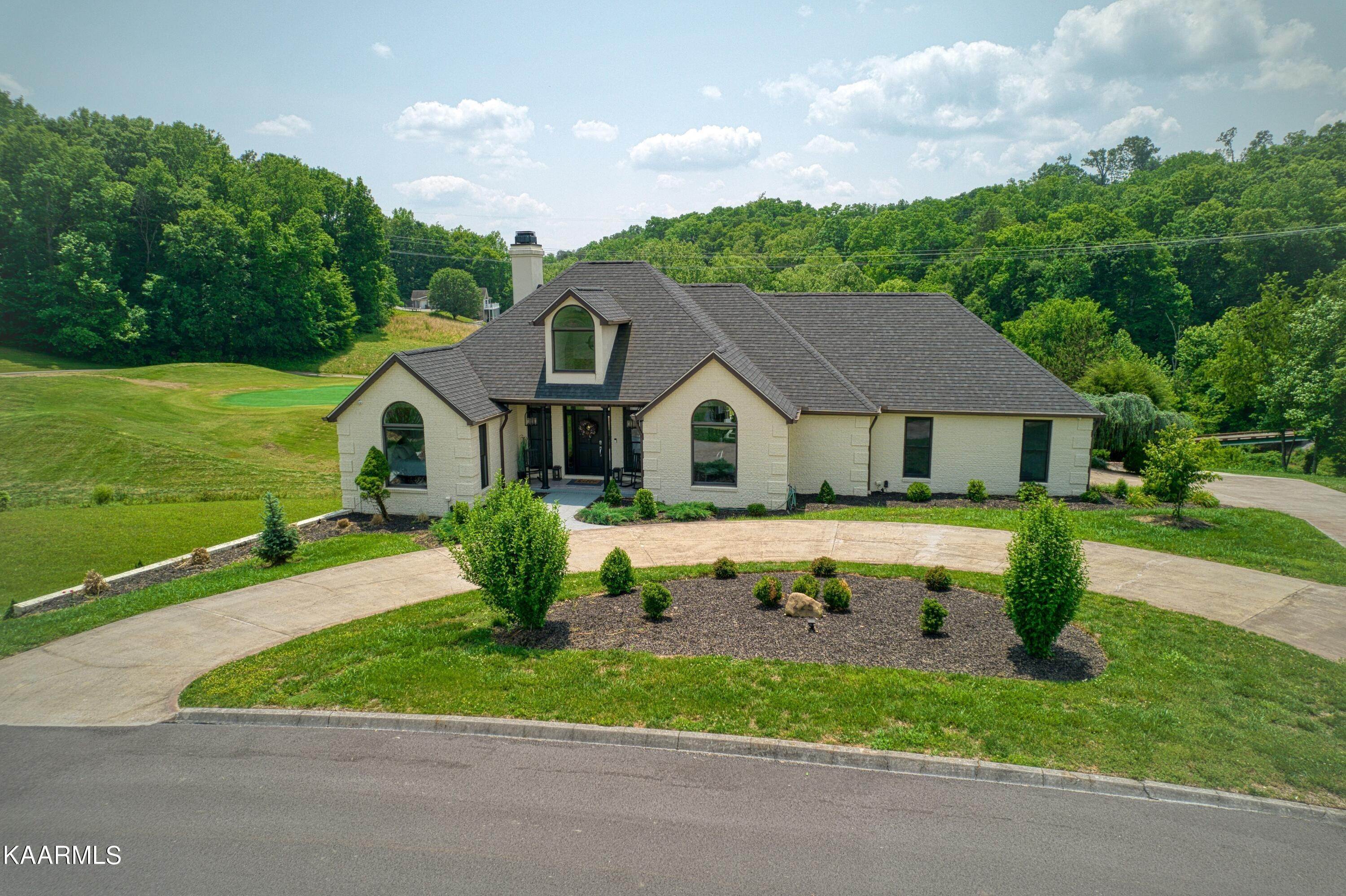 Single Family for Sale at Sevierville, TN 37876