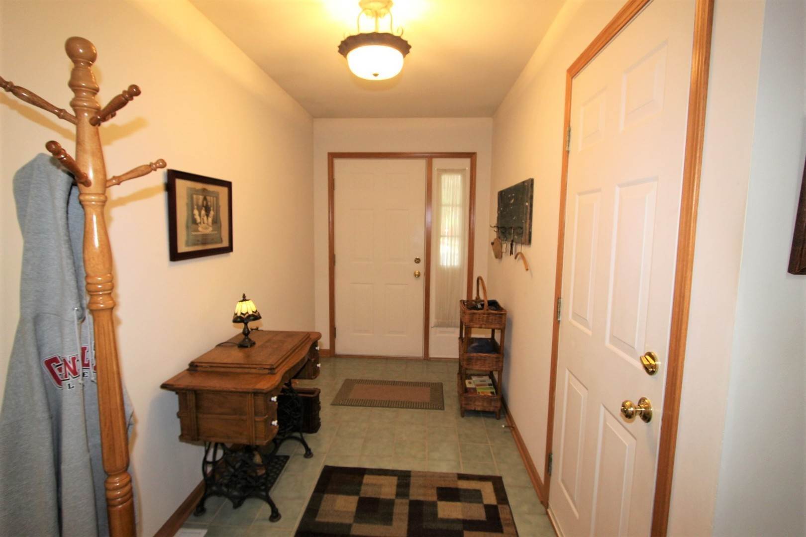 4. Townhouse for Sale at Elgin, IL 60123