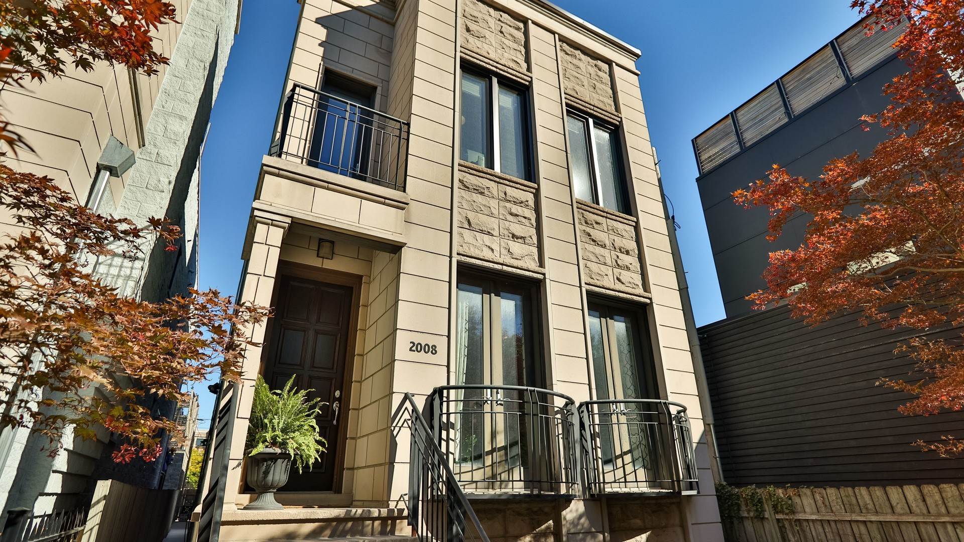 Single Family for Sale at West Town, Chicago, IL 60612