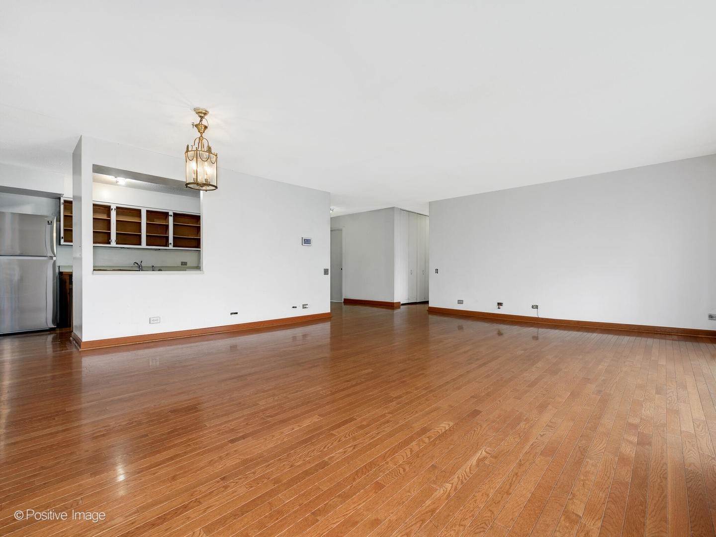 4. Single Family for Sale at Dearborn Park, Chicago, IL 60605