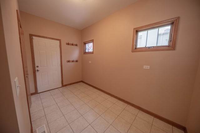 12. Single Family for Sale at Plainfield, IL 60585